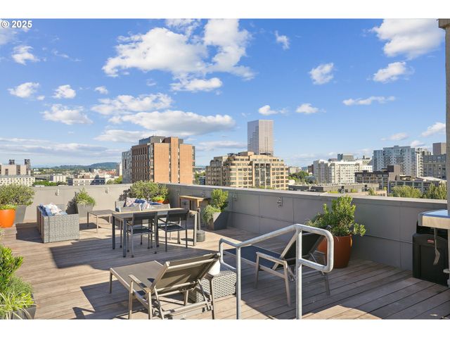 1314 Nw IRVING St 701, Portland, OR 97209