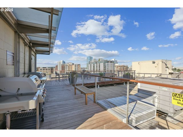 1314 Nw IRVING St 701, Portland, OR 97209