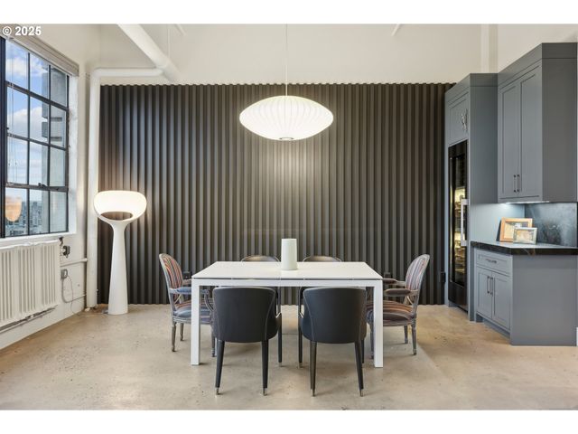 1314 Nw IRVING St 701, Portland, OR 97209