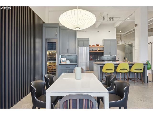 1314 Nw IRVING St 701, Portland, OR 97209