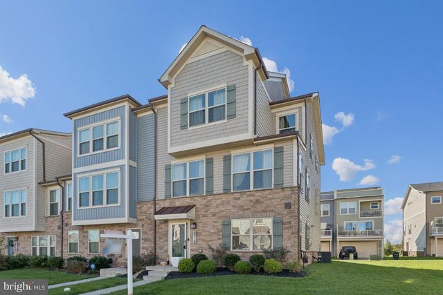 8715 SHADY PINES DR, Frederick, MD 21704