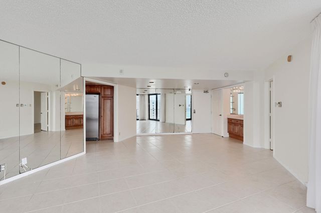 5420 N OCEAN Drive 2404, Singer Island, FL 33404