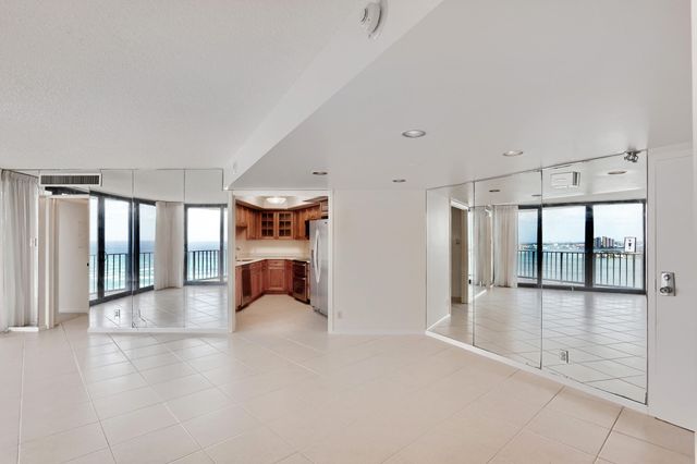 5420 N OCEAN Drive 2404, Singer Island, FL 33404