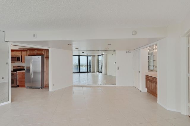 5420 N OCEAN Drive 2404, Singer Island, FL 33404