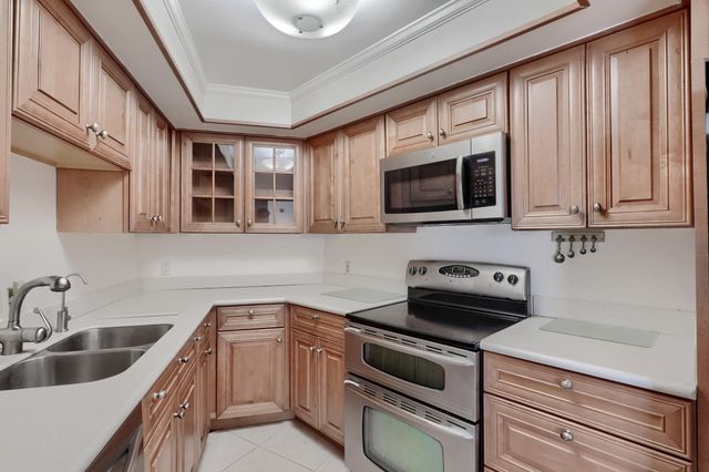 5420 N OCEAN Drive 2404, Singer Island, FL 33404