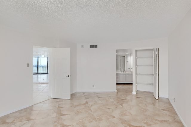 5420 N OCEAN Drive 2404, Singer Island, FL 33404