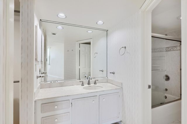 5420 N OCEAN Drive 2404, Singer Island, FL 33404