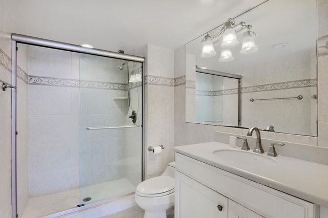 5420 N OCEAN Drive 2404, Singer Island, FL 33404