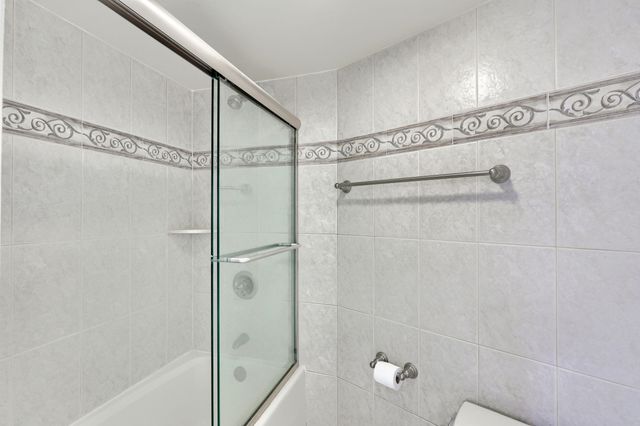 5420 N OCEAN Drive 2404, Singer Island, FL 33404