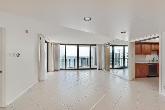 5420 N OCEAN Drive 2404, Singer Island, FL 33404
