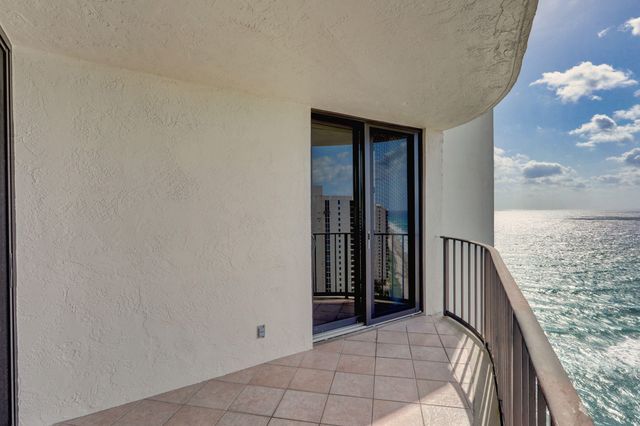 5420 N OCEAN Drive 2404, Singer Island, FL 33404