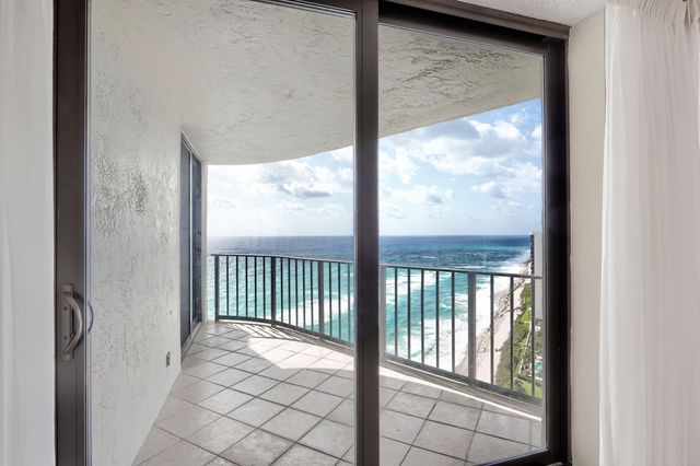 5420 N OCEAN Drive 2404, Singer Island, FL 33404