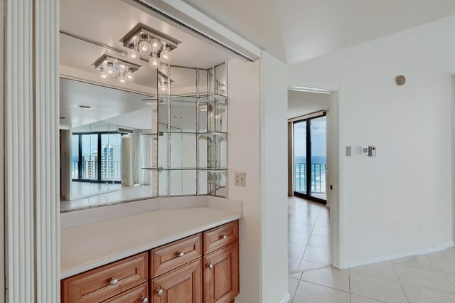 5420 N OCEAN Drive 2404, Singer Island, FL 33404
