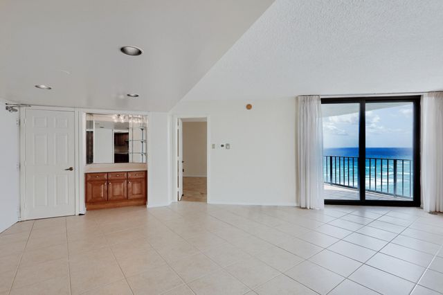 5420 N OCEAN Drive 2404, Singer Island, FL 33404
