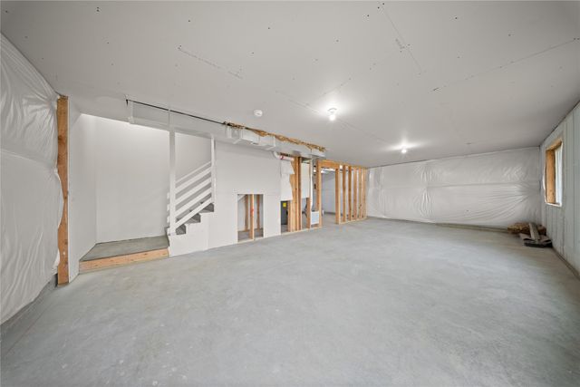 500 N 20th Street, Indianola, IA 50125