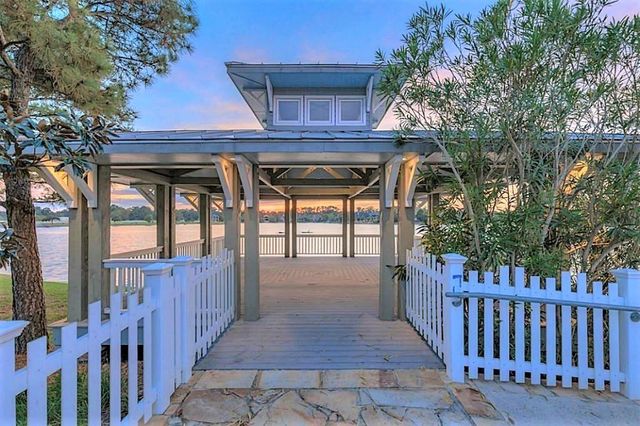 91 Low Country Lane, The Woodlands, TX 77380