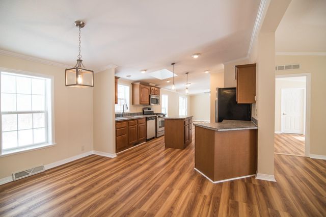 36 Seabreeze Drive, North Hampton, NH 03862