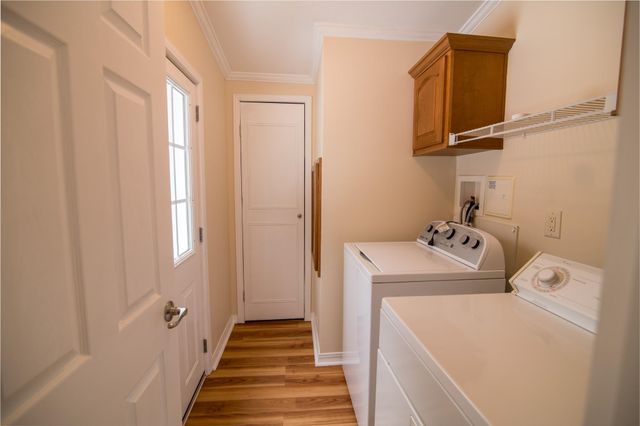 36 Seabreeze Drive, North Hampton, NH 03862