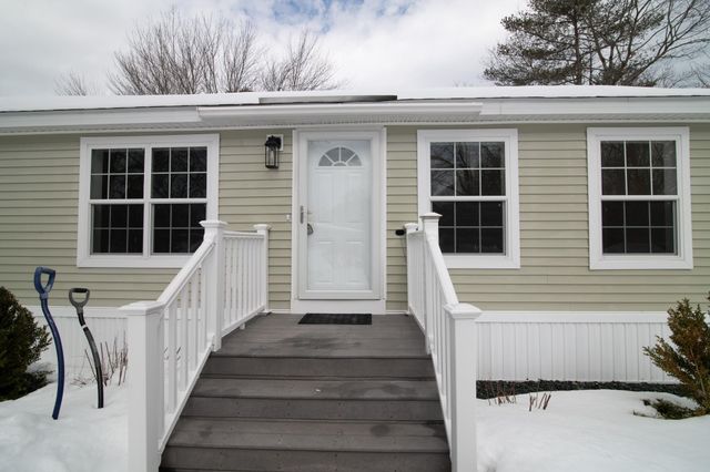 36 Seabreeze Drive, North Hampton, NH 03862