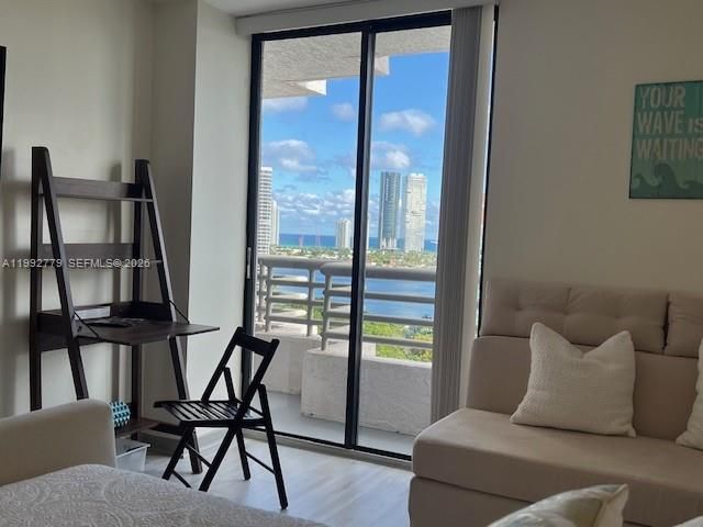 3300 NE 191st St 1916, Aventura, FL 33180