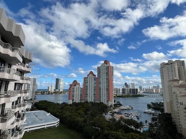 3300 NE 191st St 1916, Aventura, FL 33180