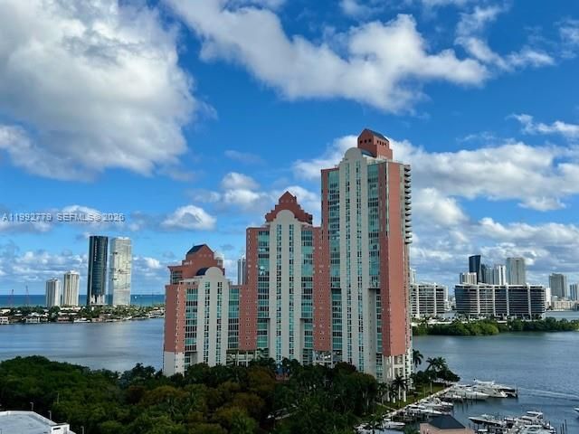 3300 NE 191st St 1916, Aventura, FL 33180