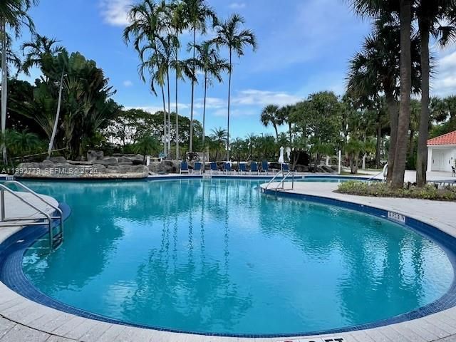 3300 NE 191st St 1916, Aventura, FL 33180