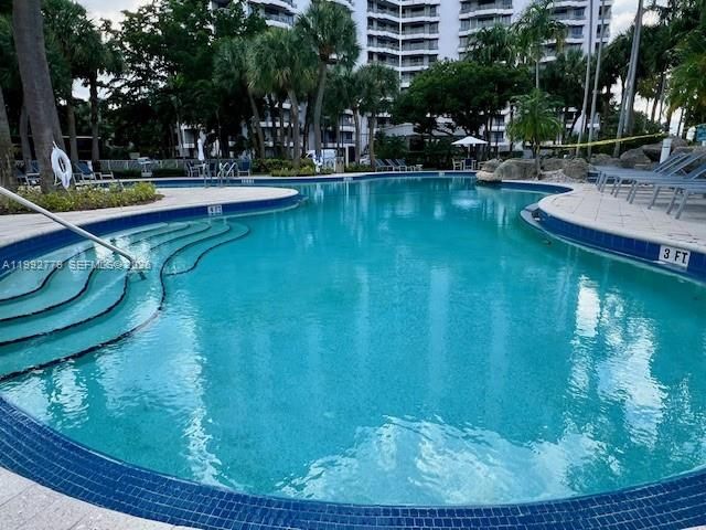 3300 NE 191st St 1916, Aventura, FL 33180