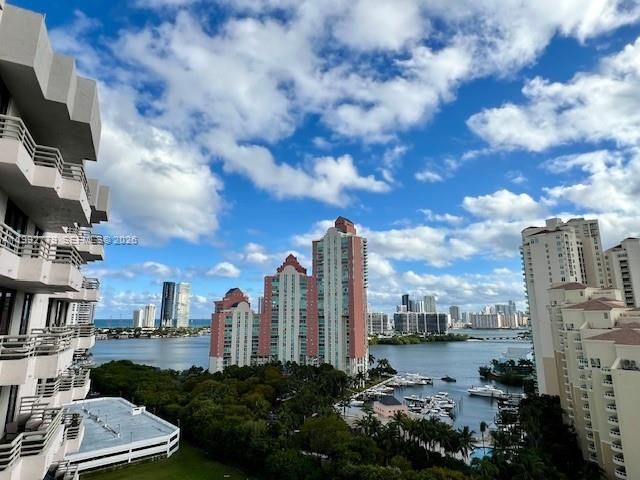 3300 NE 191st St 1916, Aventura, FL 33180