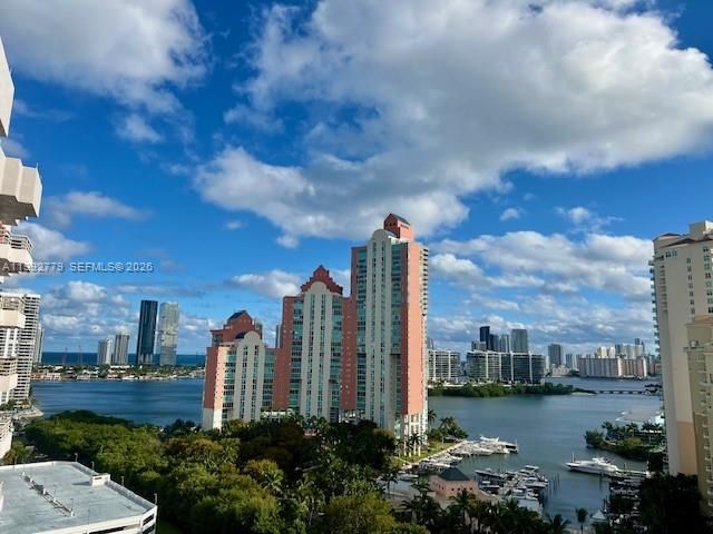 3300 NE 191st St 1916, Aventura, FL 33180