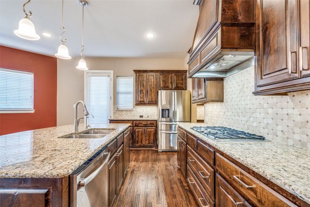 2721 Hundred Knights Drive, Lewisville, TX 75056