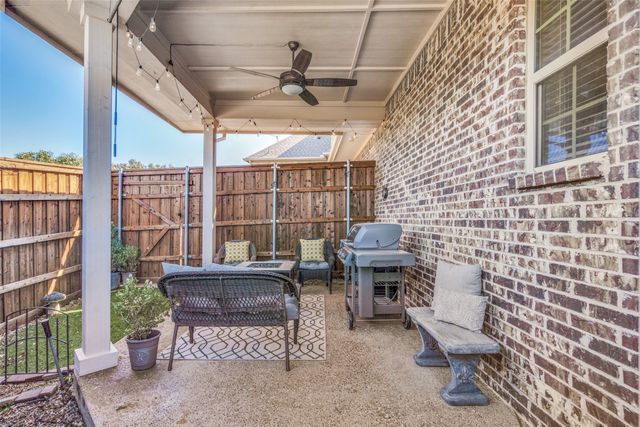 2721 Hundred Knights Drive, Lewisville, TX 75056
