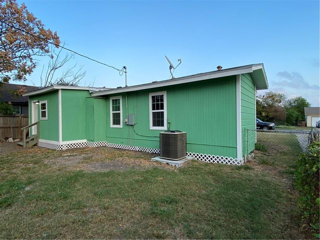 937 Nandina Dr, Corpus Christi, TX 78408