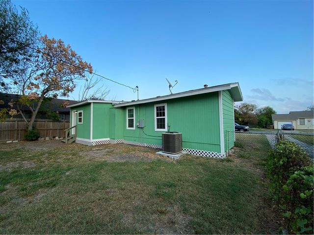 937 Nandina Dr, Corpus Christi, TX 78408