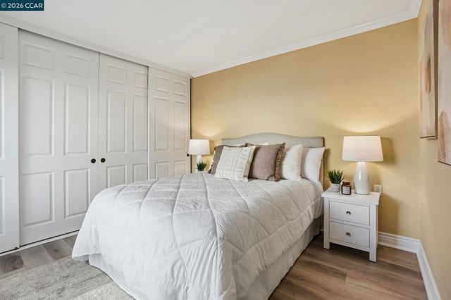 2308 Tice Creek Dr 5, Walnut Creek, CA 94595