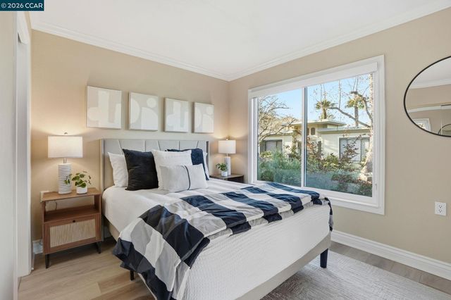 2308 Tice Creek Dr 5, Walnut Creek, CA 94595