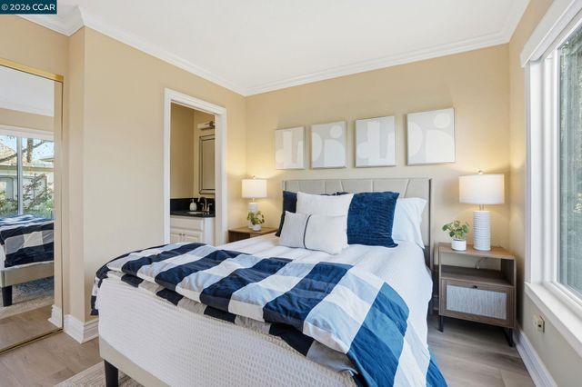 2308 Tice Creek Dr 5, Walnut Creek, CA 94595