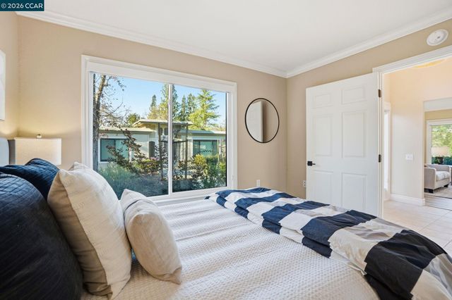 2308 Tice Creek Dr 5, Walnut Creek, CA 94595