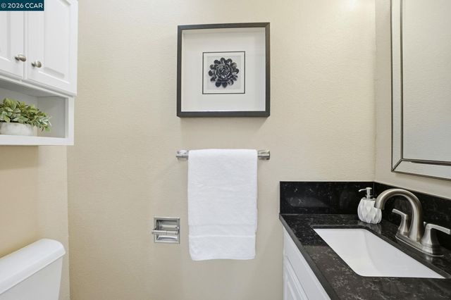 2308 Tice Creek Dr 5, Walnut Creek, CA 94595