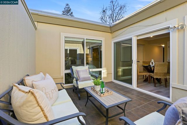 2308 Tice Creek Dr 5, Walnut Creek, CA 94595