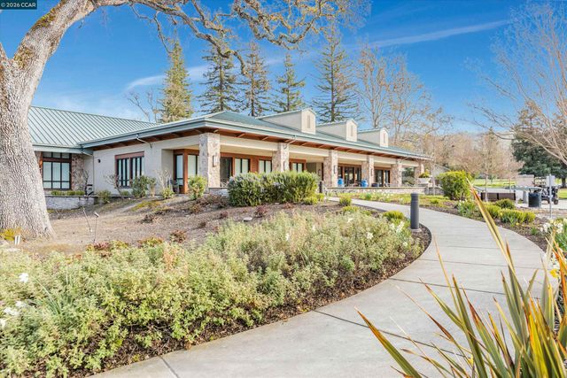 2308 Tice Creek Dr 5, Walnut Creek, CA 94595