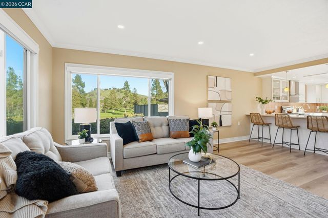 2308 Tice Creek Dr 5, Walnut Creek, CA 94595