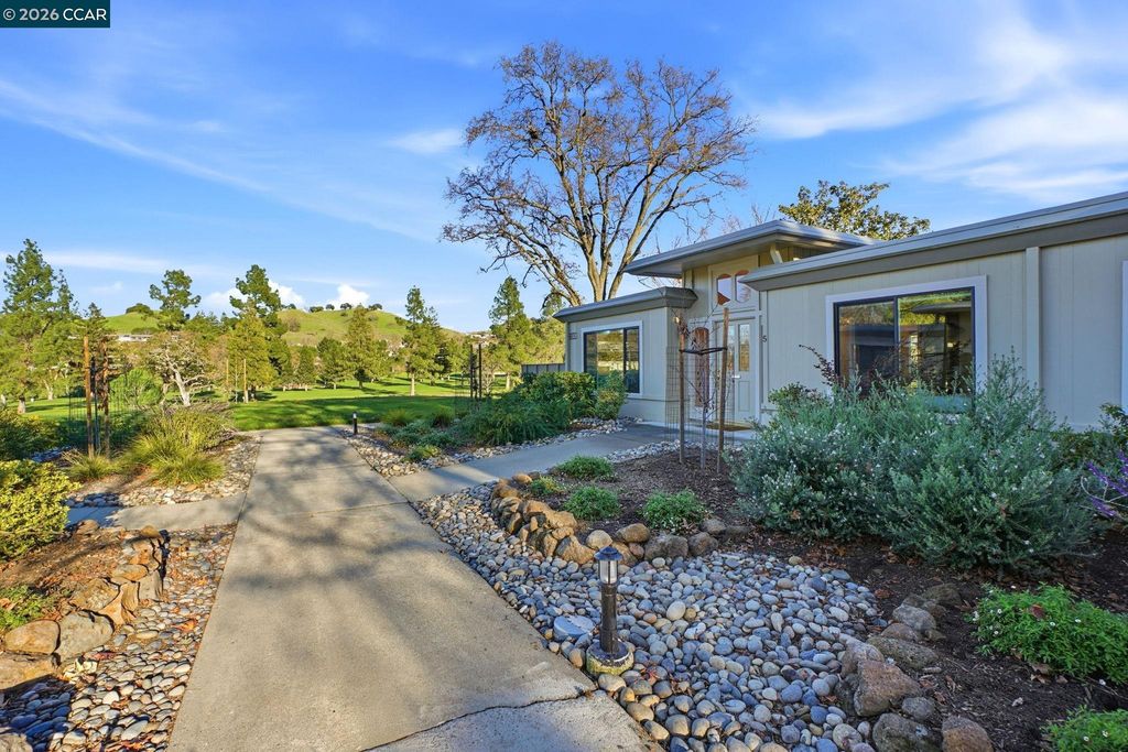 2308 Tice Creek Dr 5, Walnut Creek, CA 94595