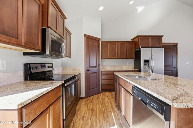 6661 N Cornwall St, Coeur D'alene, ID 83815