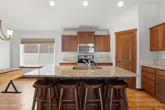 6661 N Cornwall St, Coeur D'alene, ID 83815