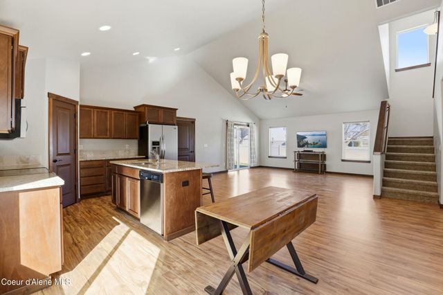 6661 N Cornwall St, Coeur D'alene, ID 83815