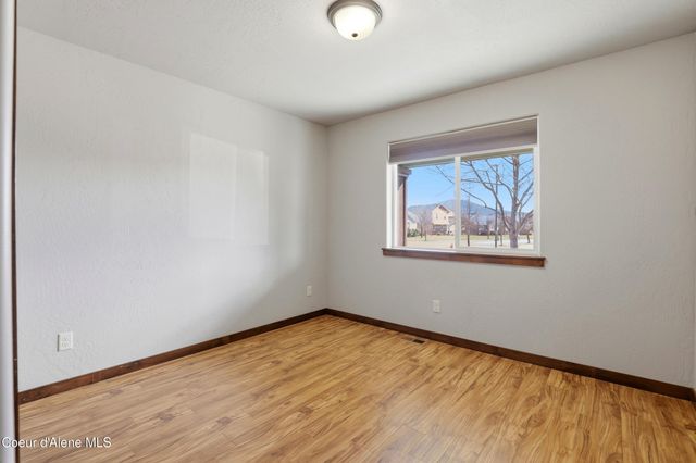 6661 N Cornwall St, Coeur D'alene, ID 83815