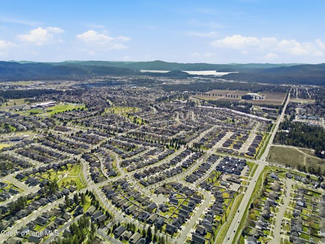 6661 N Cornwall St, Coeur D'alene, ID 83815