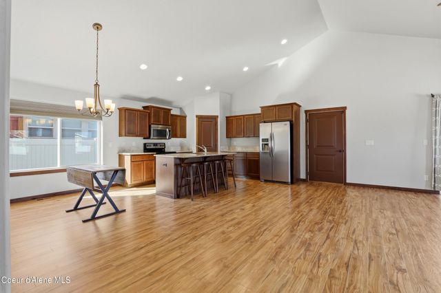 6661 N Cornwall St, Coeur D'alene, ID 83815