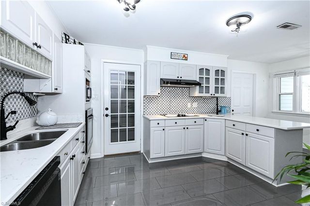 3917 W Friendly Avenue, Greensboro, NC 27410